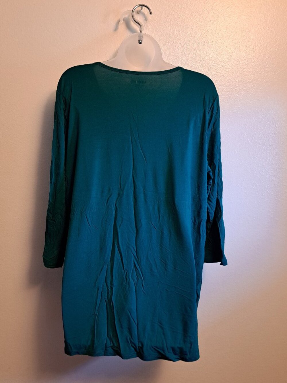 Lands End 3/4 Sleeve Relaxed,Flowing Fit Crew Neck Shirt - Picture 2 of 6